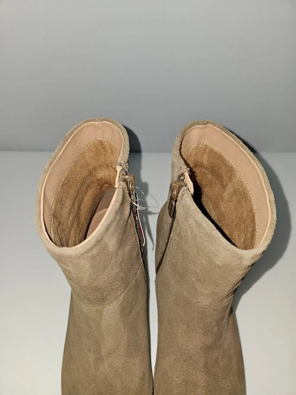 Blondo Arena Waterproof Ankle Boot Womens 9.5 Taupe Suede Pointed Toe Block Heel
